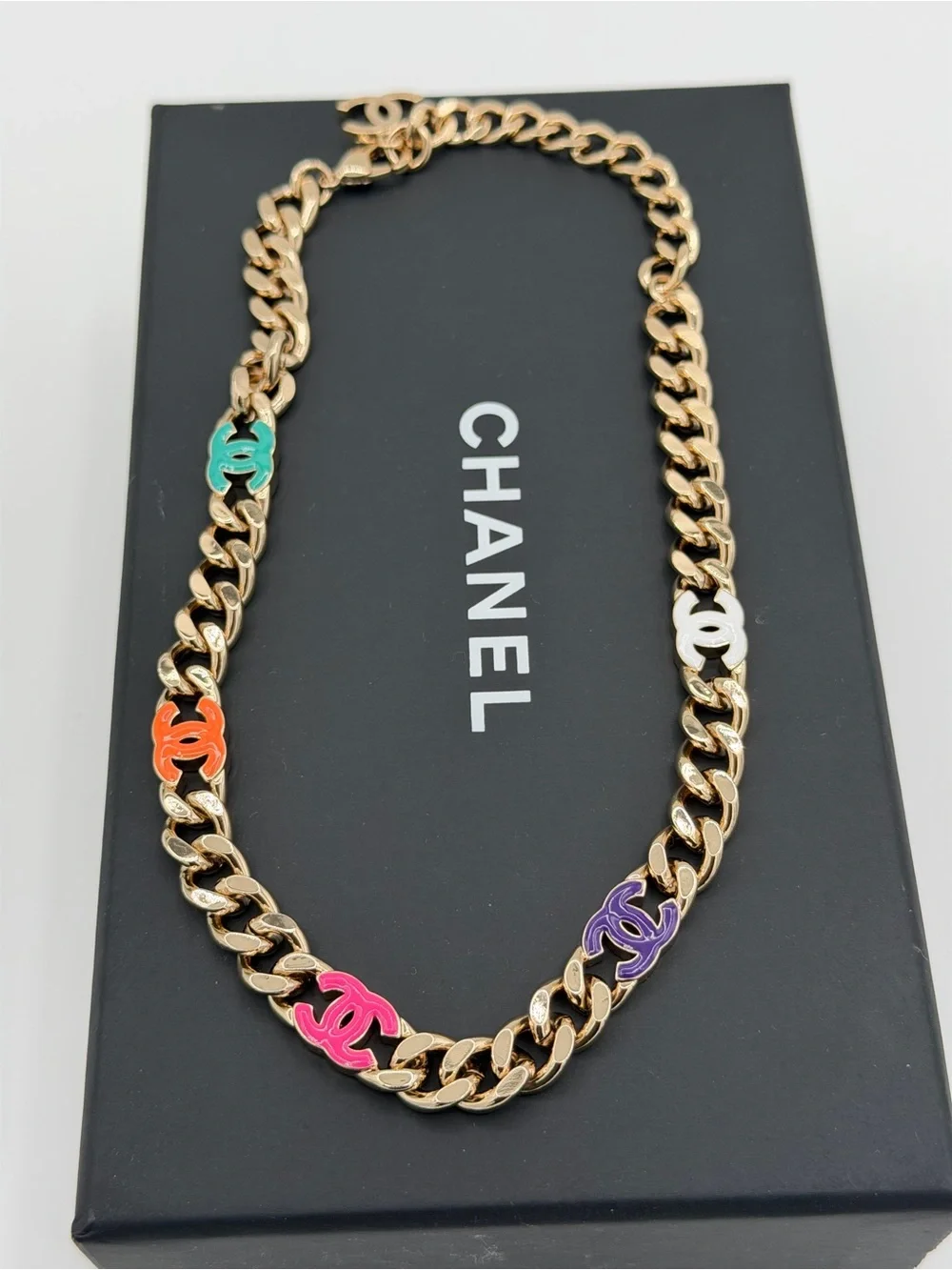 Chanel CC enamel Choker Necklace in box Authentic ❤️